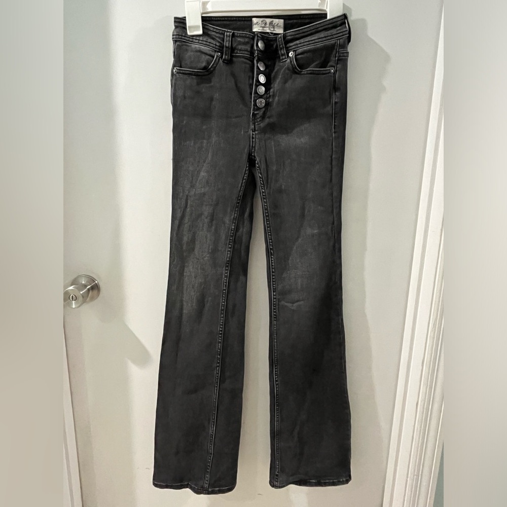 We The Free High Rise, 5 Button Fly, Black, skinny Flare, Size 26